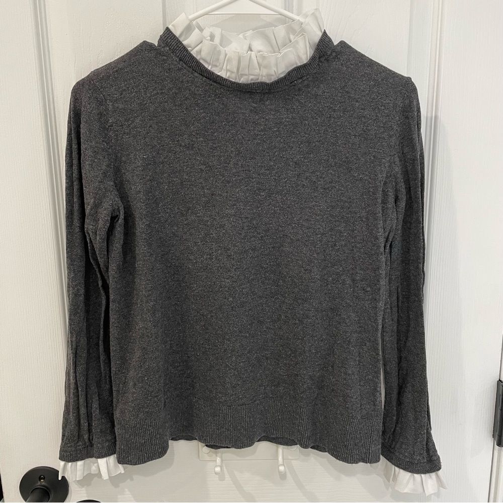 14th & Union Gray Sweater White Ruffle Collar and Cuffs Women’s Size S